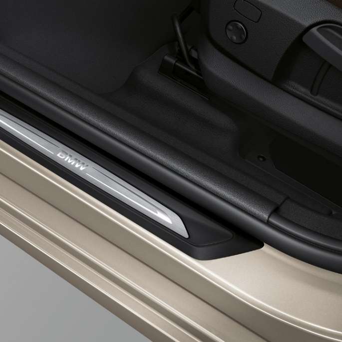 Gazišta pragova vrata BMW-a serije 2 Active Tourer Model Luxury Line Vanjština s gazištima pragova vrata BMW-a serije 2 Active Tourer Model Luxury Line 225i xDrive F45 2018 Jucaro Beige metalik boje