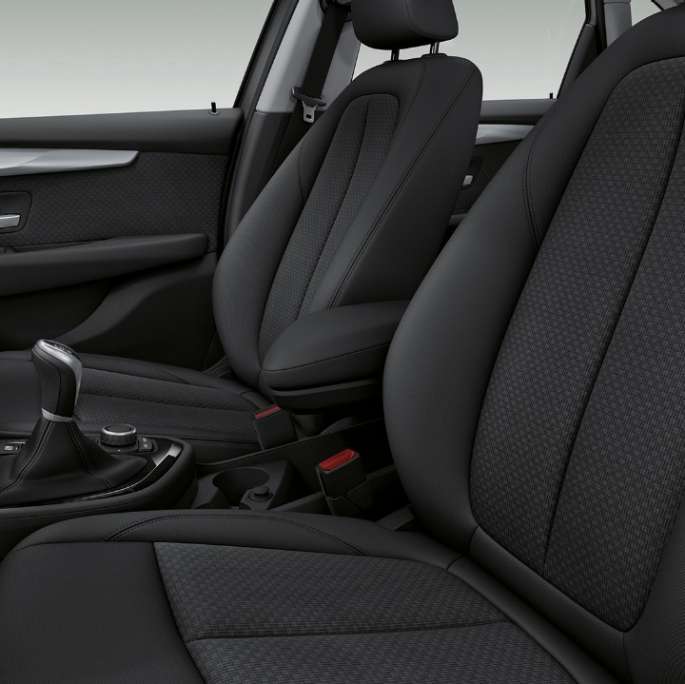 Sportska sjedala BMW-a serije 2 Active Tourer Model Advantage Sportska sjedala u unutrašnjosti BMW-a serije 2 Active Tourer 218i F45 2018