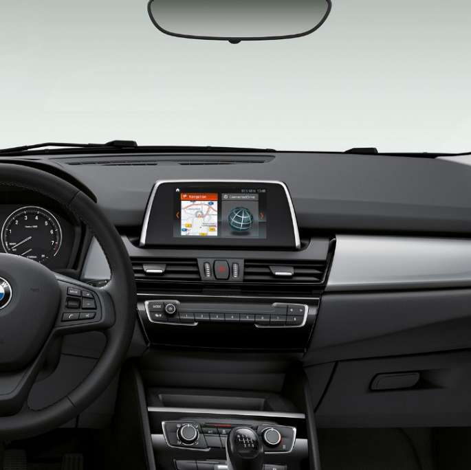Kokpit BMW-a serije 2 Active Tourer Model Advantage Kokpit BMW-a serije 2 Active Tourer 218i F45 2018