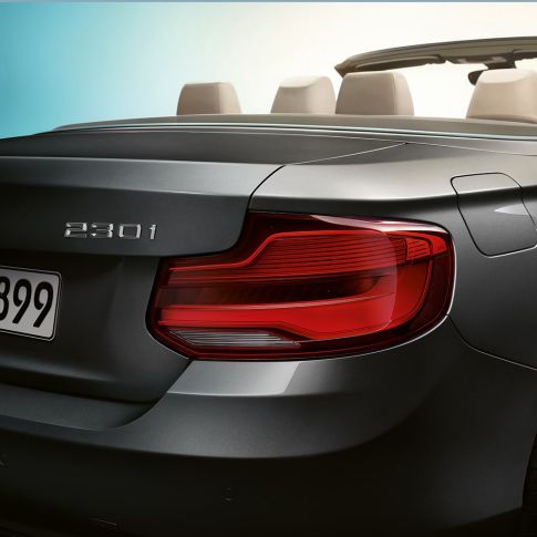 BMW serije 2 Cabrio, ime modela na stražnjem kraju BMW serije 2 Cabrio, ime modela na stražnjem kraju