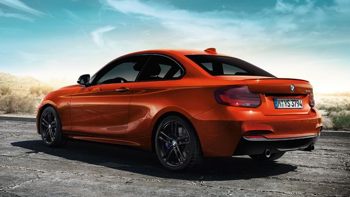 BMW serije 2 Coupé, tročetvrtinski prikaz sa stražnje strane BMW serije 2 Coupé, tročetvrtinski prikaz sa stražnje strane