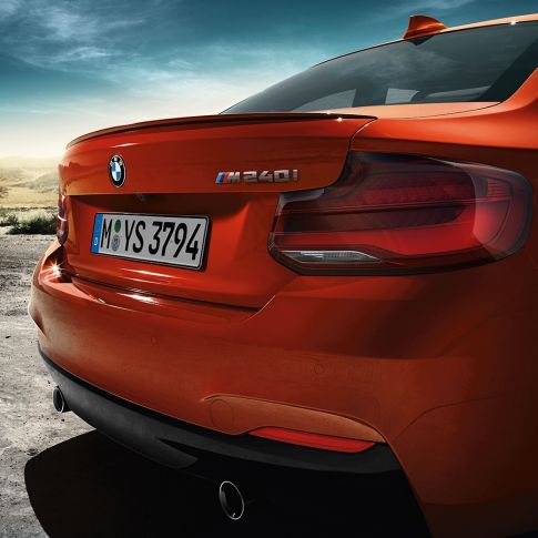 BMW serije 2 Coupé, naziv modela sa stražnje strane BMW serije 2 Coupé, naziv modela sa stražnje strane