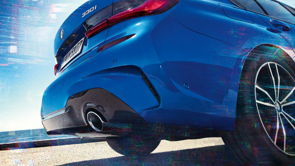 BMW serije 3 Limuzina, M Sport diferencijal. Bočni pogled stražnjeg kraja BMW-a serije 3 Limuzina odozdo.