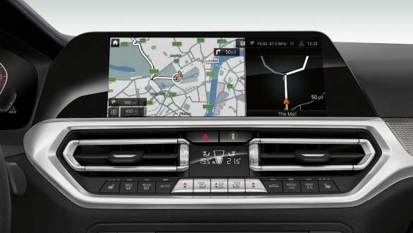 BMW serije 3 Limuzina, BMW Live Cockpit Professional. Prednji detaljan prikaz zaslona kokpita BMW-a serije 3 Limuzina s opcijom BMW Live Cockpit Professional.
