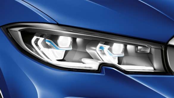 BMW serije 3 Limuzina, BMW laserska svjetla. Bočni detaljan prikaz lijevih prednjih svjetala s BMW laserskim svjetlima.