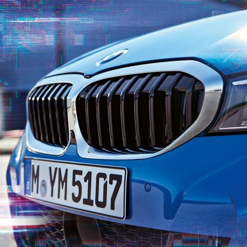 BMW serije 3 limuzina, dvostruka rešetka maske. Detaljan bočni prikaz na dvostruku rešetku maske BMW-a serije 3 Limuzina.