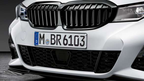 BMW serije 3 limuzina, M Performance rešetka maske crne boje visokog sjaja BMW serije 3 limuzina, M Performance rešetka maske crne boje visokog sjaja