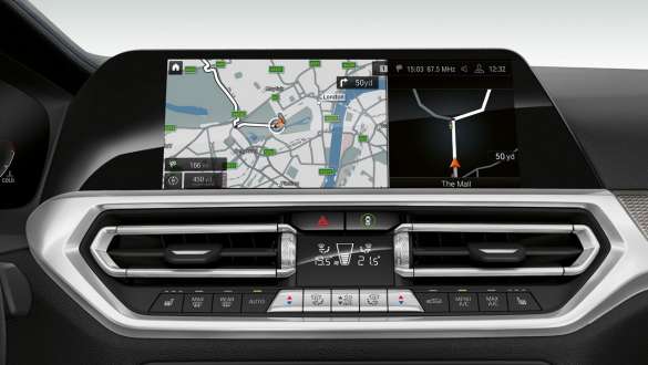 BMW serije 3 Limuzina (G20), BMW Live Cockpit Professional. Prednji krupni plan kokpita BMW serije 3 Limuzine (G20) s BMW Live Cockpit Professional.