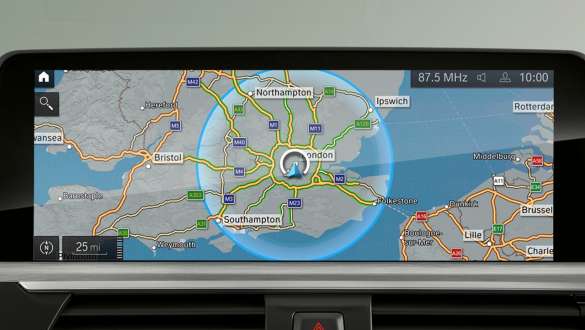 Plug-in hibrid BMW serije 3 Touring 2021 G21 navigacijski sustav Plug-in hibrid BMW serije 3 Touring 2021 G21 navigacijski sustav pogled izbliza