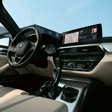 Kokpit BMW serije 5 Touring G31 Kokpit BMW serije 5 Touring G31 Facelift 2020 Sophisto Grey unutrašnjost