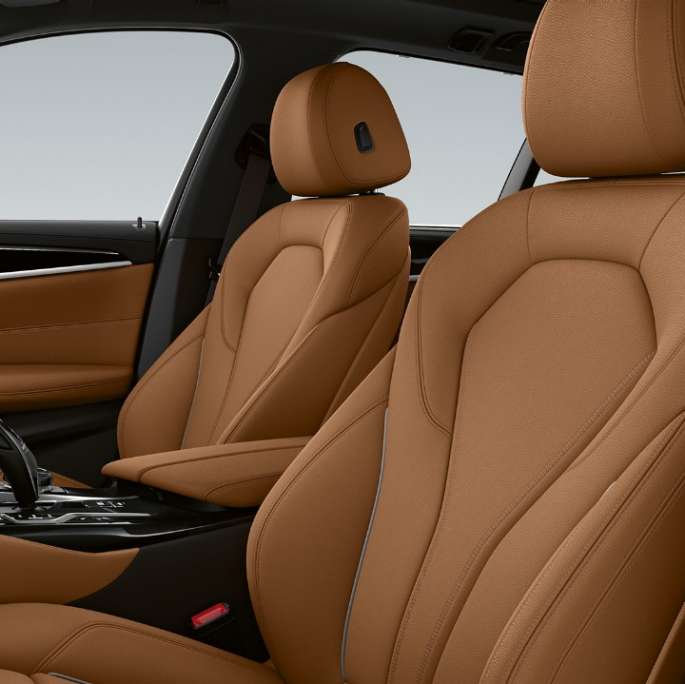 Presvlake BMW serije 5 Touring G31 M Sport paket Presvlake koža ‘Dakota’ Cognac ekskluzivni prošivi BMW serije 5 Touring 530e G31 2020 M Sport paket unutrašnjost