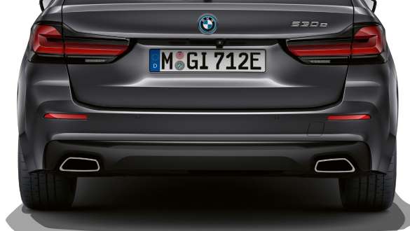 Vidljive trapezoidne ispušne cijevi BMW serije 5 Touring G31 Vidljive trapezoidne ispušne cijevi BMW serije 5 Touring G31 Facelift krupni plan straga