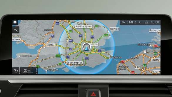 Plug-in hibrid BMW serije 5 Touring 2021 G31 navigacijski sustav Plug-in hibrid BMW serije 5 Touring 2021 G31 navigacijski sustav pogled izbliza