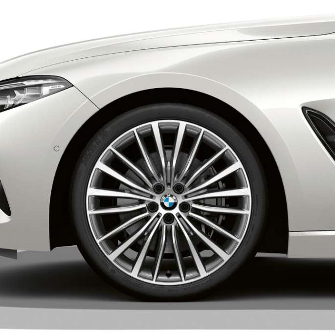 19'' lakometalni kotači Multi-spoke 731 Bicolor. BMW serije 8 Coupé, 19'' lakometalni kotači Multi-spoke 731 Bicolor.