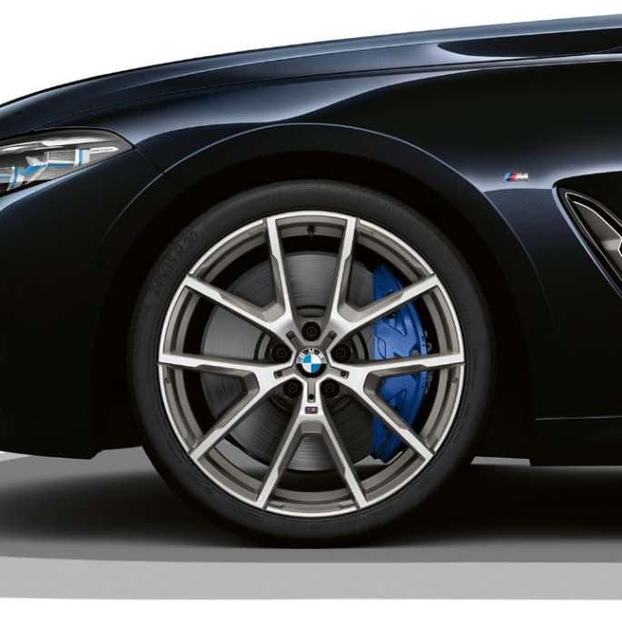 19'' lakometalni kotači Double-spoke 727 M Bicolor. BMW serije 8 Coupé, Carbon Black metalik boja, 19'' lakometalni kotači Double-spoke 727 M Bicolor.