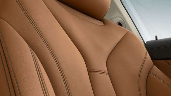 BMW Individual unutrašnjost od produljene 'Merino' kože Cognac boje. BMW serije 8 Coupé, fokus na sjedalo, BMW Individual unutrašnjost od produljene 'Merino' kože Cognac boje.