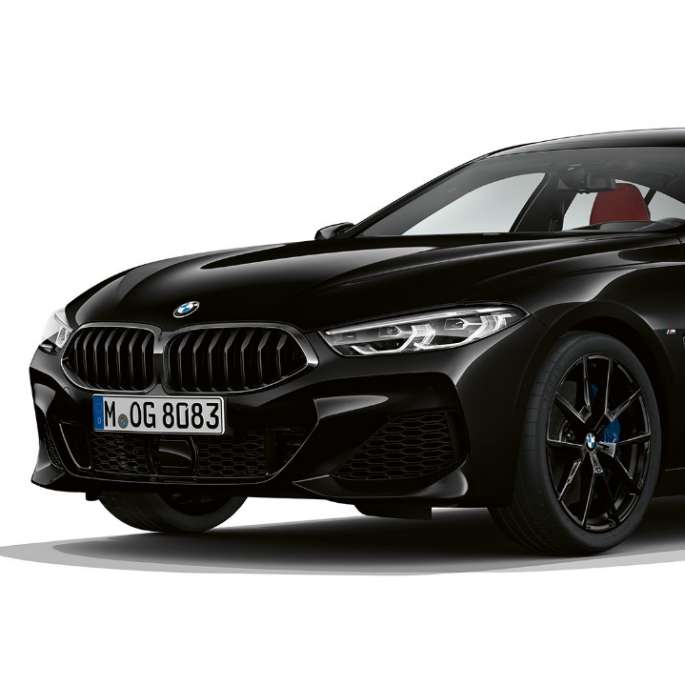 Tročetvrtinski prikaz prednjeg kraja M Sport paketa BMW serije 8 Gran Coupé, tročetvrtinski prikaz prednjeg kraja M Sport paketa