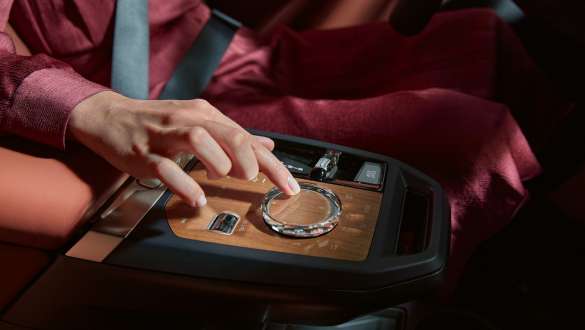 BMW iX i20 električni SUV kokpit dizajn unutrašnjost Suite Castanea BMW iX i20 električni SUV kokpit dizajn unutrašnjost Suite Castanea