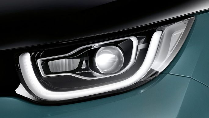 Prednja LED svjetla BMW-a i3 2018 Detaljan prikaz prednjih LED svjetala BMW-a i3 I01 2018 Jucaro bež boje s Frozen Grey metalik detaljima
