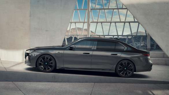Parking Assistant Professional BMW M760e xDrive Limuzina G70 Parking Assistant Professional BMW M760e xDrive Limuzina G70 BMW Curved Display