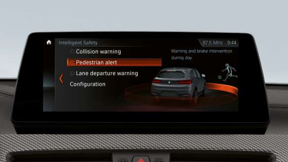Driving Assistant Plus BMW-a X2 M35i F39 Prikaz instrument ploče s opcijom Driving Assistant Plus BMW-a X2 M35i 2018 F39