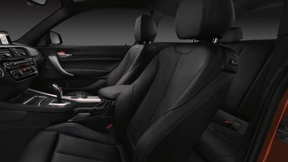 Sport sjedala BMW-a M240i Coupé Sport sjedala BMW-a M240i Coupé F22 2017 unutrašnjost