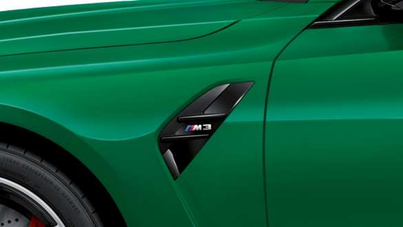 M bočne škrge BMW M3 G80 2020 BMW M3 Limuzina G80 2020 Isle of Man Green M bočne škrge krupni plan