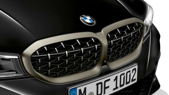 M Aerodynamic paket BMW M340i xDrive Limuzina G20 2020 BMW M340i xDrive Limuzina G20 2020 Sapphire Black metalik M Aerodynamic paket sprijeda krupni plan