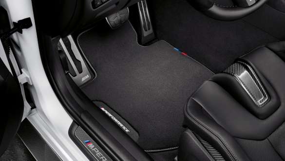 M Performance podne prostirke BMW M3 Limuzina G80 2020 BMW M3 Limuzina G80 2020 M Performance podne prostirke unutrašnjost