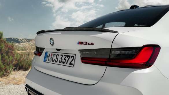 M karbonski stražnji spojler BMW M3 CS G80 BMW M3 CS G80 M karbonski stražnji spojler tročetvrtinski pogled straga