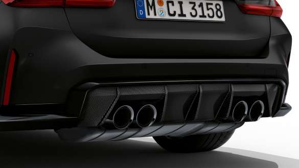 M Performance ispušni sustav titan BMW M3 Competition Touring G81 BMW Individual Frozen Black metalik BMW M3 Competition Touring G81 BMW Individual Frozen Black metalik M Performance ispušni sustav titan krupni plan pogled straga titanium close-up rear view