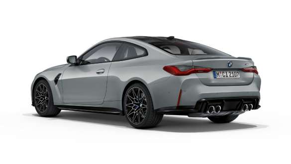 M specifični ovjes BMW M4 Coupé G82 2020 BMW M4 Coupé G82 2020 M specifični ovjes tročetvrtinski stražnji prikaz