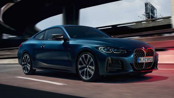 M sportski diferencijal BMW M440i xDrive Coupé G22 2020 BMW M440i xDrive Coupé G22 2020 s M sportskim diferencijalom Arctic Race Blue metalik tročetvrtinski bočni prikaz