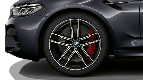 20" M lakometalni kotači, Double-spoke, 810 M Bicolour BMW-a M5 F90 2020 Detaljan prikaz 20" M lakometalnih kotača, Double-spoke, 810 M Bicolour BMW-a M5 F90 LCI Facelift 2020 Brands Hatch Grey metalik boje