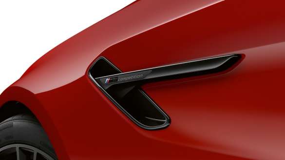 M bočne škrge u crnoj boji visokog sjaja BMW-a M5 Competition 2020 Detaljan prikaz M bočnih škrga u crnoj boji visokog sjaja BMW-a M5 Competition F90 LCI Facelift 2020 BMW Individual Imola Red boje