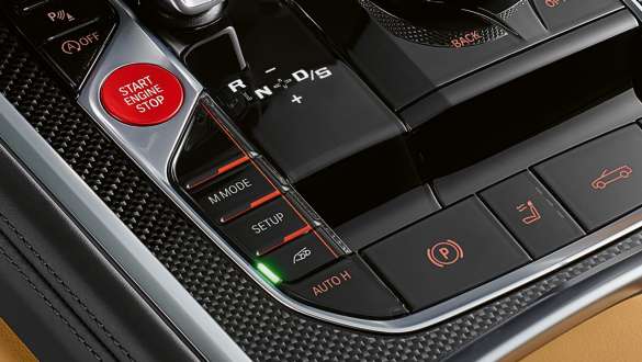 M MODE. BMW M8 Competition Cabrio s opcijom M MODE.