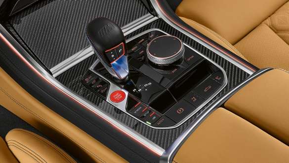 8-brzinski M Steptronic prijenos. BMW M8 Competition Cabrio s 8-brzinskim M Steptronic prijenosom.