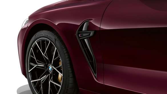 M bočne škrge BMW-a M8 Competition Gran Coupé Detaljan prikaz M bočnih škrga BMW-a M8 Competition Gran Coupé F93 BMW Individual Ametrine metalik boje