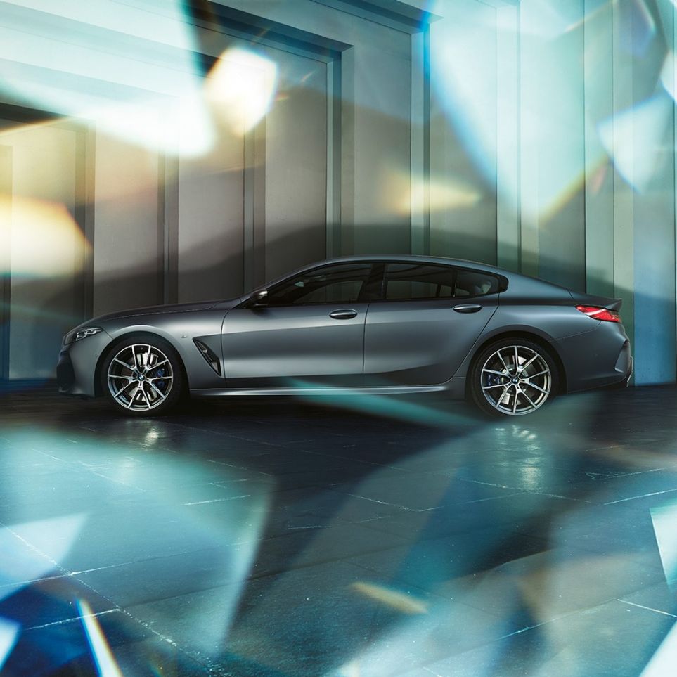 Silueta kupea BMW-a M850i xDrive Gran Coupé Silueta kupea BMW-a M850i xDrive Gran Coupé G16 2019 BMW Individual Frozen Bluestone metalik boje