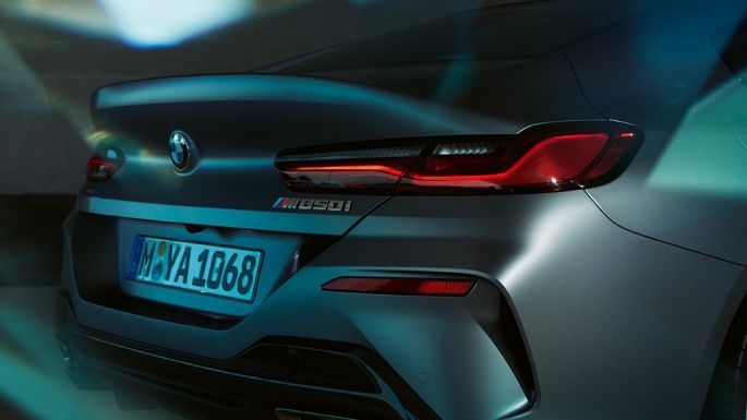 Detaljan prikaz stražnjeg kraja BMW-a M850i xDrive Gran Coupé Detaljan prikaz stražnjeg kraja BMW-a M850i xDrive Gran Coupé G16 2019 BMW Individual Frozen Bluestone metalik boje