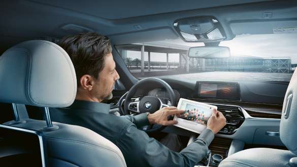 BMW X3 M automobili, Parking Assistant Plus. BMW X3 M automobili, Control Display, Parking Assistant Plus.