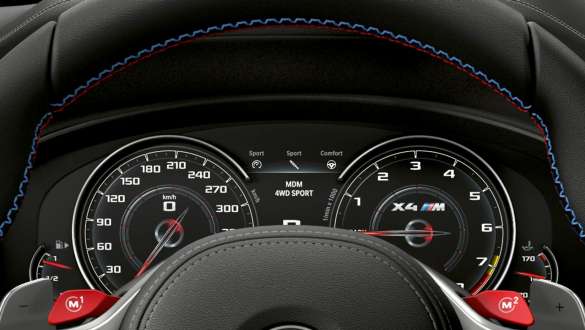 BMW X4 M Competition, M specifična digitalna instrument ploča. BMW X4 M Competition, unutrašnjost, kokpit, M specifična digitalna instrument ploča.