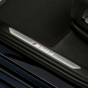 Gazišta pragova vrata s M oznakom BMW-a X5 M50d Gazišta pragova vrata s M oznakom unutrašnjosti BMW-a X5 M50d G05