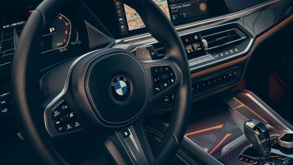 BMW X6 M50i Steptronic Sport mjenjač G06 BMW X6 M50i G06 2018 SUV Steptronic Sport mjenjač kokpit M kožni upravljač