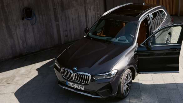 Plug-in hibrid tehnologija BMW-a X3 xDrive30e G01 Sophisto Grey 2021 Plug-in hibrid tehnologija BMW-a X3 xDrive30e G01 Sophisto Grey tročetvrtinski pogled sprijeda 2021