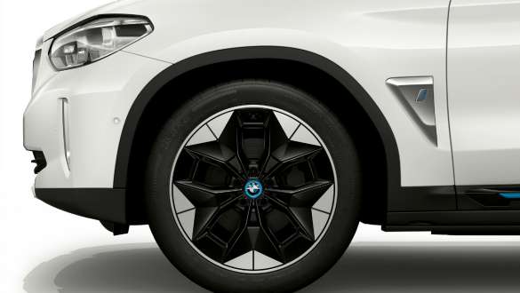 20” aerodinamični kotači 843 Bicolour BMW iX3 G08 20” aerodinamični kotači 843 Bicolour s mještovitim gumama BMW iX3 G08 2020 Mineral White metalik krupni plan kotač