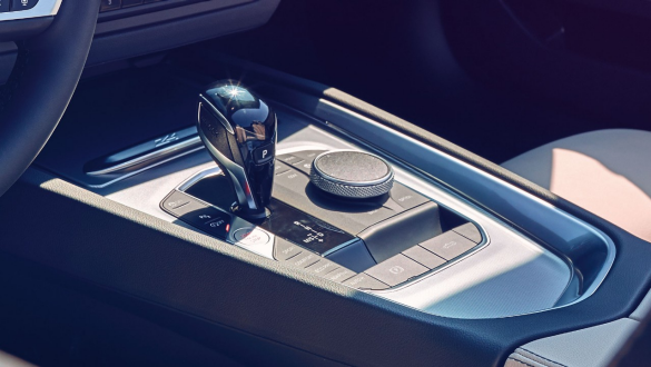 BMW Z4 Roadster Steptronic Sport prijenos Steptronic Sport prijenos: Detaljan prikaz središnje konzole