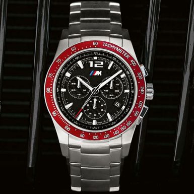 BMW M Chrono sat sa metalnim remenom. Ovo je slika proizvoda BMW M Chrono sata sa metalnim remenom.