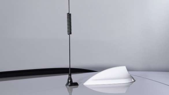 Tetra multiband antena Tetra multiband antena Procom 640mm BMW F48 detalj