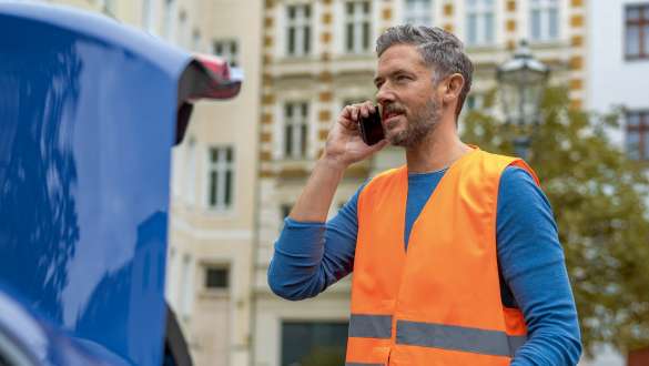 BMW podrška u slučaju nesreće i pomoćnik pri kvaru BMW popravak i njega BMW Repair and Care Popravak i njega BMW-a Pomoćnik za pomoć u slučaju nesreće i kvara BMW-a na telefonu